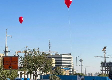 ترکیدن بالن های قرمز شهرداری تهران حادثه ساز شد/ ۶ نوجوان سوختند!