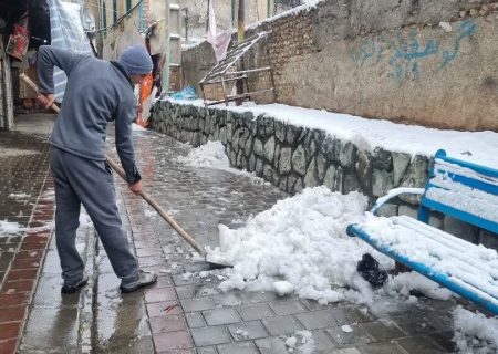 برف روبی متفاوت در تهران | استفاده از نمک های کریستالی برای آسیب کمتر به محیط زیست