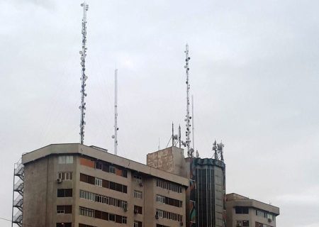 وجود ۹۴۳ دکل غیرمجاز در تهران